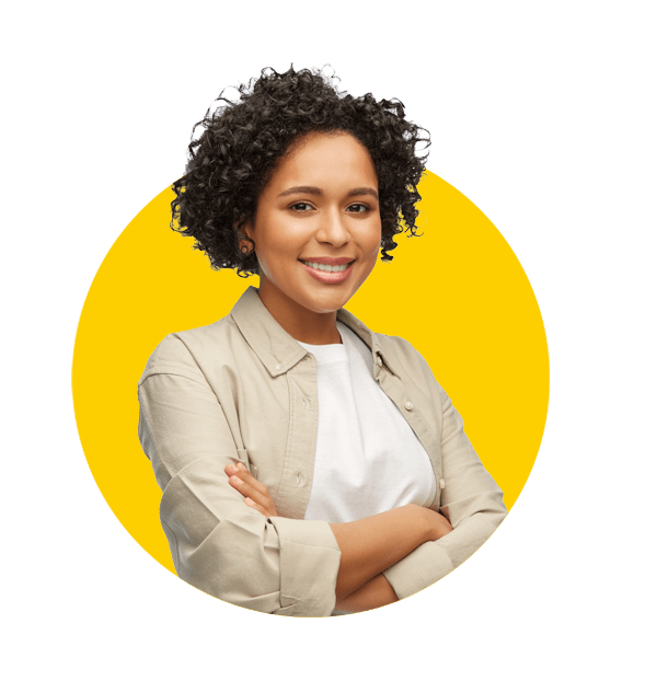 Museum translations-uk, Smiling woman with arms crossed, wearing a white shirt, isolated on white background. Concept of confidence and professionalism.
