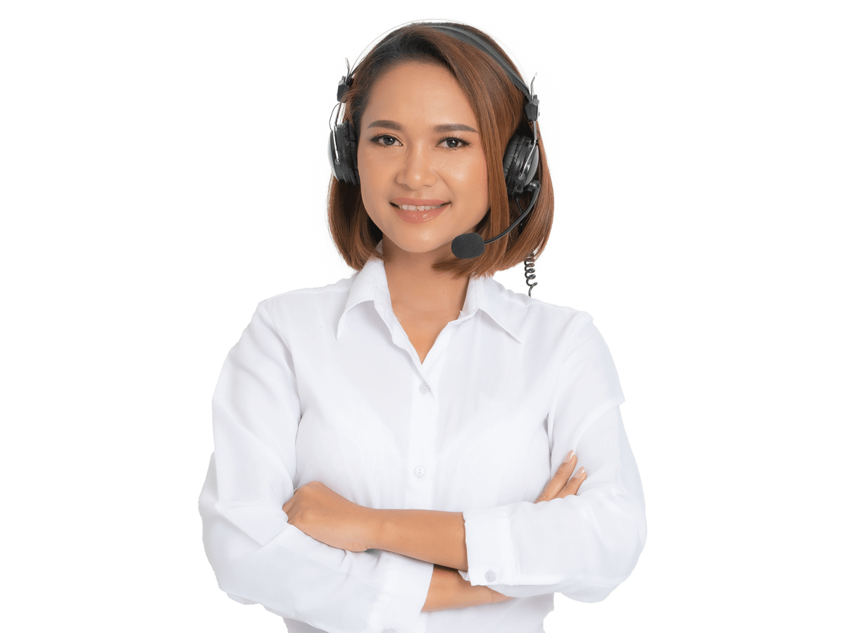 Cantonese interpreting services expert smiling wearing a headset crossing her arm