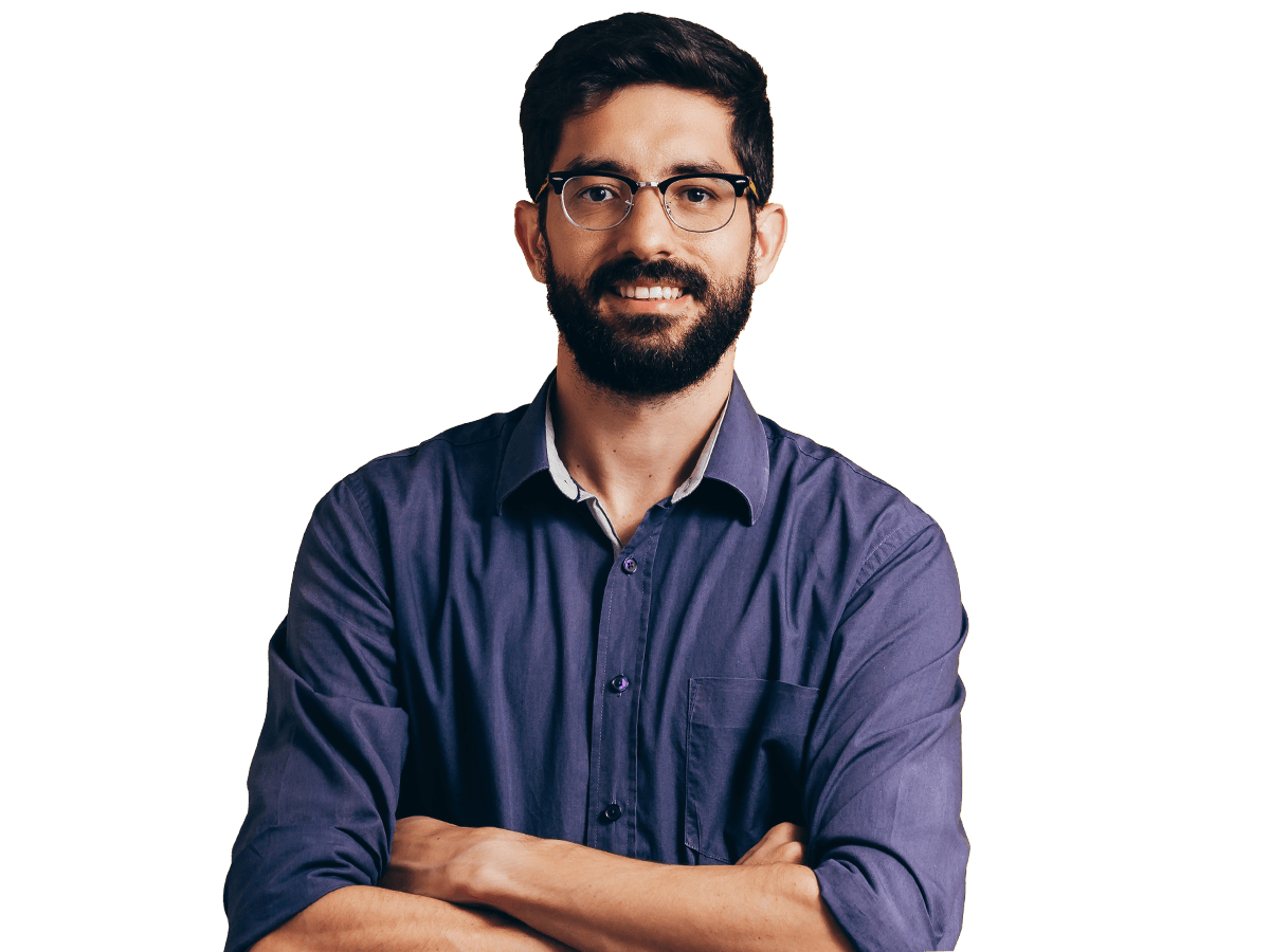 Mexican spanish transcription services professional smiling with crossed arms wearing a blue shirt