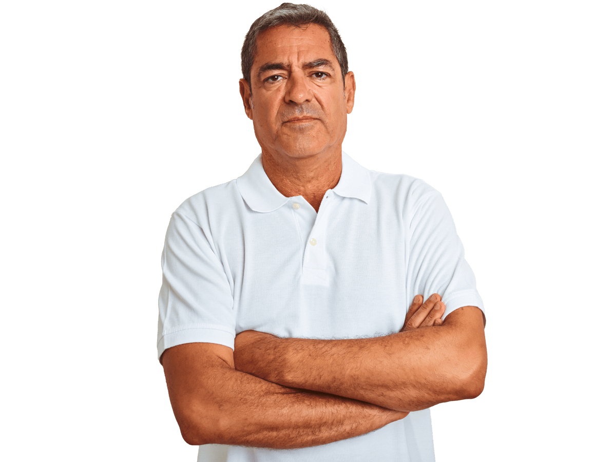 Mexican spanish transcription, Handsome middle age man wearing polo standing over isolated white background skeptic and nervous,